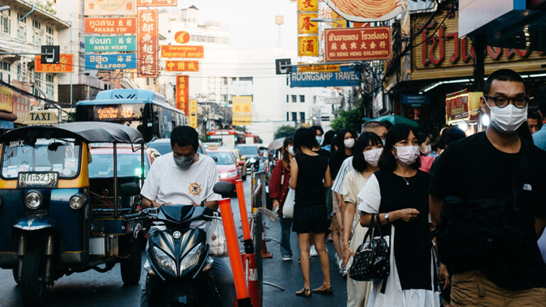 เอกชนห่วง หนี้ครัวเรือน ฉุดรั้ง เศรษฐกิจ ไทย แนะรัฐออกมาตรการกระตุกก่อนสิ้นปี หลังที่ผ่านมาเครื่องยนต์หลักท่องเที่ยว ส่งออกมาดี คาดดันจีดีพีปีนี้โต 2.8%ห่วงลงทุน FDI สินค้าจีนดัมพ์ราคา