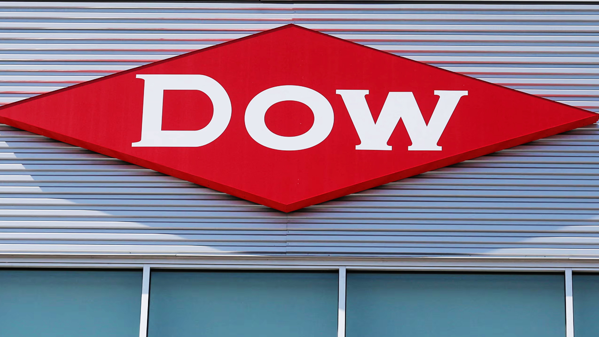 ยักษ์เคมีภัณฑ์ดาว( Dow ) ปลดพนักงาน ครั้งใหญ่ 1,500 คน พุ่งเป้าปลดในเอเชียและยุโรป ตลาดเคมีภัณฑ์ซบเซา กำไรหดหาย หวังประหยัดค่าใช้จ่ายกว่า 34,000 ล้านบาท