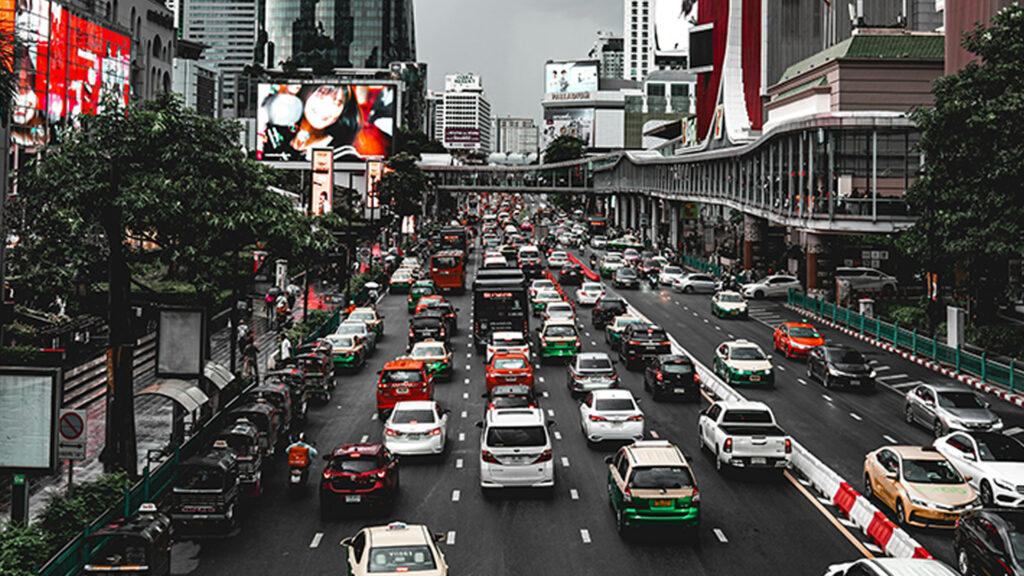 ปี 67 กรุงเทพ เมือง รถติด กินเวลานานเป็นอันดับ 2 ของโลก จาก 500 เมืองทั่วโลก ความเร็วเฉลี่ยลดเหลือกว่า 27 กิโลเมตร/ชั่วโมง ช้าลงอีกจากปี 66