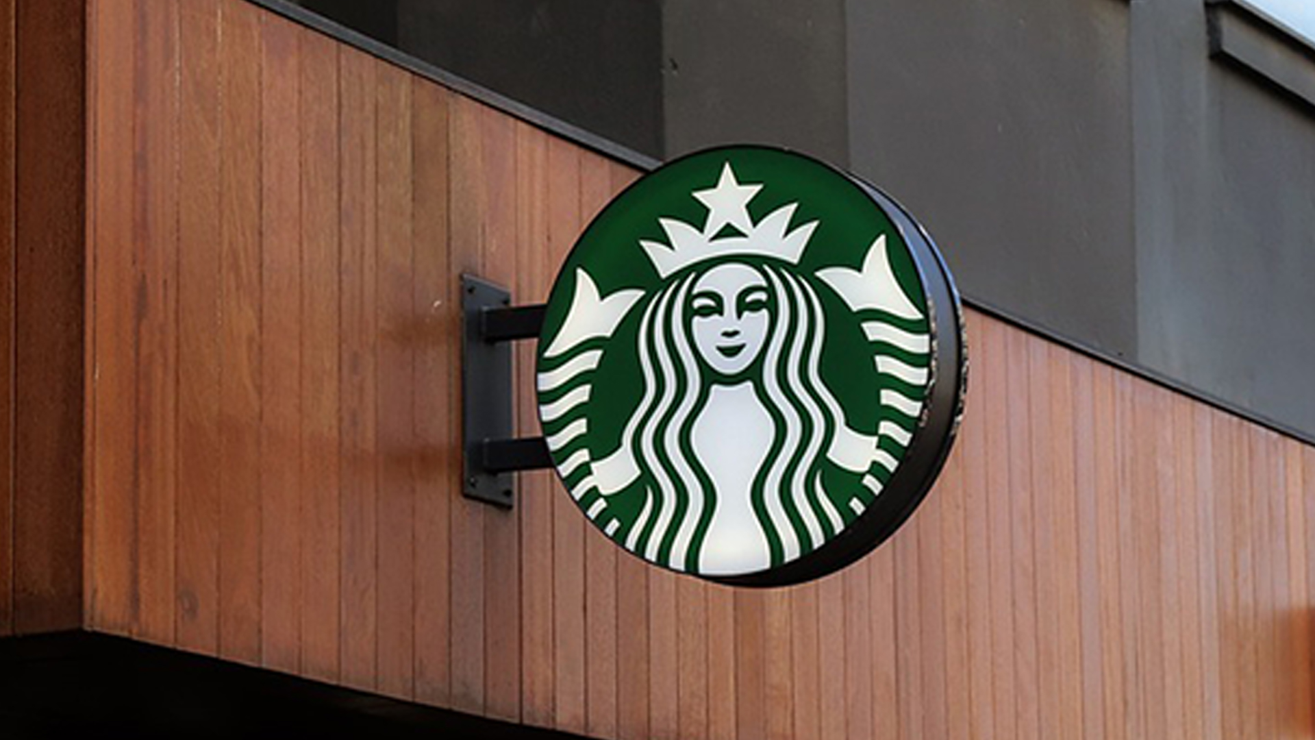 สตาร์บัคส์ (Starbucks) ธุรกิจร้านกาแฟยักษ์ใหญ่ของสหรัฐฯ ประกาศแผนรุกธุรกิจในตะวันออกกลาง โดยจะเพิ่มจำนวนร้านกาแฟหลายร้อยสาขา