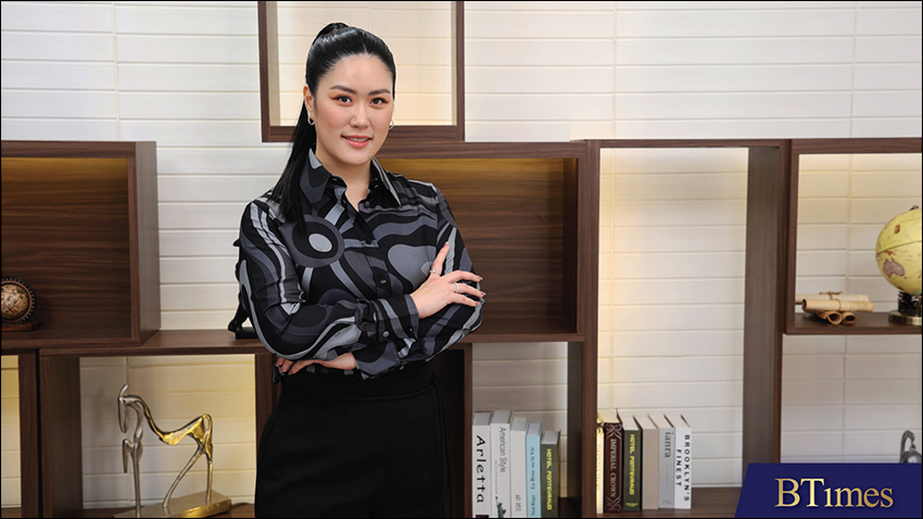 คุณฟ้า – ธนัญญา สุธีรชัย Managing Director และหนึ่งในผู้ก่อตั้งแบรนด์ JOURNAL