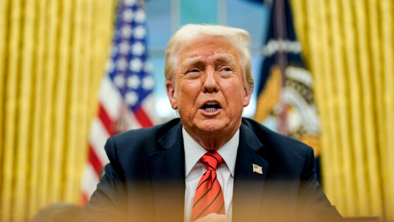 ปธน.สหรัฐ ทรัมป์ โพสต์จะเพิ่มอัตรา ภาษี สูงกว่า 25% อีกมาก ถ้ากลุ่มสหภาพยุโรปรวมหัวกับแคนาดาที่จะทำให้เศรษฐกิจ สหรัฐ เสียหาย