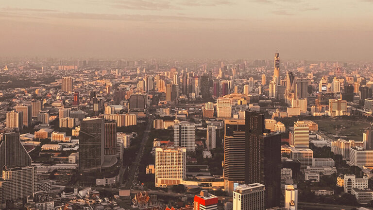 เคเคพี รีเสิร์ช มอง เศรษฐกิจไทย ปี 68 อ่อนแรงอีก คาดโตต่ำจากเดิมมาเหลือ 2.3% เผย 2 ปัจจัยฉุดแรง มองดอกเบี้ยแบงก์ชาติขาลงลิฟต์