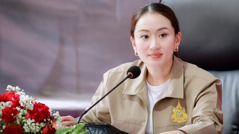 นายกฯ สั่งทบทวนมาตรการ วีซ่าฟรี หลังพบ นักท่องเที่ยว บางกลุ่มใช้สิทธิเข้ามาทำผิดกฎหมาย สั่งหน่วยงานเกี่ยวข้อง เร่งสร้างความเชื่อมั่น