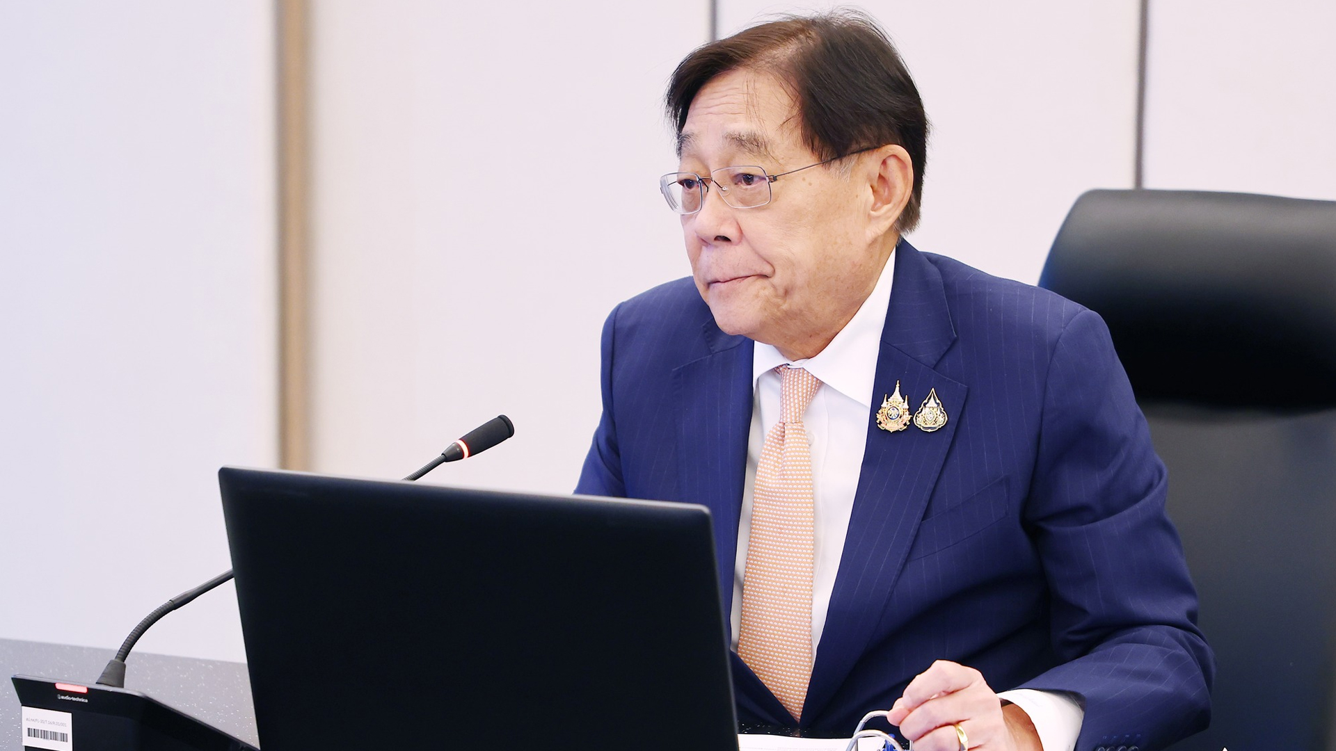 รองนายกฯ พิชัย จ่อคลอดมาตรการกระตุ้นเศรษฐกิจ 5 แสนล้านบาท หวังพยุง เศรษฐกิจ ไทยโตตามเป้าคาดการณ์ รับมือนโยบายภาษีทรัมป์ กั๊กแหล่งเงินจะ กู้ หรือไม่กู้
