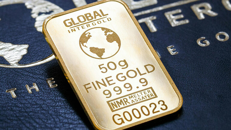 ทองคำโลก ยืนเหนือ 3,300 ดอลลาร์ได้วันเดียว ปิดลงเกือบ 20 ดอลลาร์ หยุดราคาขึ้น 3 วันรวมกว่า 120 ดอลลาร์ เงินดอลลาร์พลิกแข็งค่าขึ้น ทำกำไรทองคำช่วงสั้น