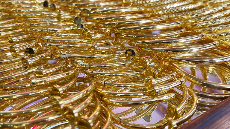 ราคาทอง ไทย ปิดสิ้นวัน ร่วง 150 บาท ทองแท่งขาย 51,450 บาท รูปพรรณ 52,250 บาท 