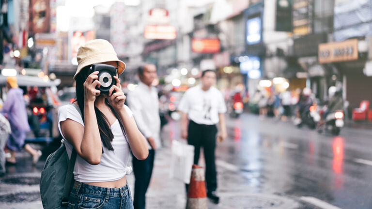 จีน วูบหาย เที่ยวไทย ไม่ใช่แค่ชั่วคราว ทัวร์จีนหดหายหนักเกือบครึ่งเหลือไม่ถึงเดือนละ 3 แสนคน ชี้จีนไม่เที่ยวซ้ำ ความไม่ปลอดภัยในไทยหลอนไม่หยุด กรุ๊ปทัวร์จีนหดแรงถึง 2 เท่า จีนเที่ยวด้วยตัวเองเพิ่มขึ้นแต่ไม่มาไทย