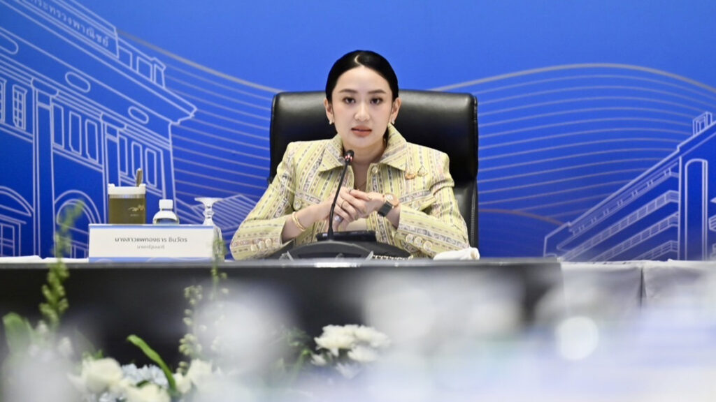 นายกฯ จี้ พาณิชย์ เร่ง ดึงราคาผลไม้ หลังผลผลิตล้นตลาด พบปัญหาราคาต่ำกว่าทุกปี เน้นดูแลเรื่องพ่อค้าคนกลาง หวั่นเกษตรกรถูกกดราคา เร่งทำแผนให้ไว เดี๋ยวไม่ทันการณ์