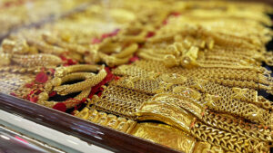 ปิดตลาด ทองคำ วันชดเชยวันพระใหญ่ดำดิ่งสุทธิ -950 บาท ปรับ 18 รอบ กดทองแท่ง 51,000 รูปพรรณ 51,800 รับแถลงข่าวสหรัฐกับจีนลดภาษีนำเข้าสินค้าฝ่ายละ 115% มีผลชั่วคราว 90 วัน