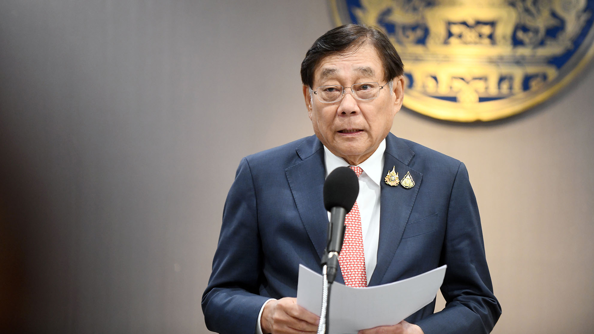 รองนายกฯ และรัฐมนตรีคลังพิชัยพูดชัดเจน เศรษฐกิจ ไทย สะดุดอย่างน้อย 2 ปี ผลพวงสงครามภาษี บีบแบงก์รัฐลดกำไรแล้วเจียดเงินมาทำงบประมาณอัดฉีดเศรษฐกิจไทย