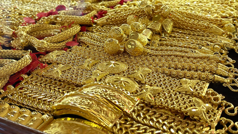 ราคา ทองคำ ในไทยวันนี้ปิดสิ้นวัน -50 บาท ทองแท่งขาย 50,650 บาท รูปพรรณ 51,450 บาท 