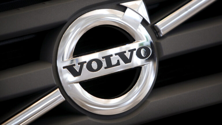 ค่ายรถวอลโว่ประกาศ ปลดพนักงาน ในออฟฟิศครั้งใหญ่ 15% ตกงาน 3,000 คนทั่วโลก เป็นหนึ่งในแผนลดค่าใช้จ่ายครั้งใหญ่กว่า 62,000 ล้านบาท