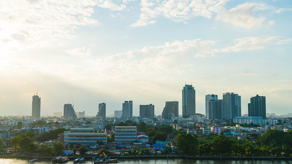 สภาพัฒน์ แถลง ศก.ไทยไตรมาส 1 ปี 68 โต 3.1% เทียบช่วงเดียวกันในปี 67 เอกชนไทยหดลงทุนต่อเนื่อง คนไทยชะลอซื้อสินค้าราคาแพง เศรษฐกิจไทย ไตรมาสแรกโตต่ำสุดใน 5 ชาติชั้นนำอาเซียน