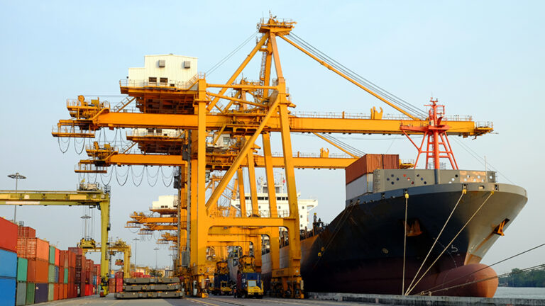 วิจัยกรุงศรีชี้ระยะยาวแถมแย่สุด สินค้า จีน จ่อทะลักไทยกว่า 13% สูงมากมายเทียบกับการนำเข้ารวมกว่า 1% เผยสินค้าจีนทะลักไทยมานาน 8 ปี พุ่งขึ้นกว่า 6% จากสงครามการค้ารอบแรกตั้งแต่สมัยแรกปธน.ทรัมป์ อุตสาหกรรมอาหารและเครื่องดื่มจากโตพลิกติดลบเซ่นพิษสินค้าจีน