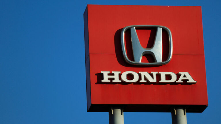 ฮอนด้า ทุ่มกว่า 3 พันล้านบาทเพิ่มกำลังผลิตมอเตอร์ไซค์ใน อินเดีย ขึ้นแท่นโรงงานใหญ่ที่สุดของฮอนด้า ศูนย์กลางผลิตและส่งออกขายทั่วโลก ใน 2 ปี ฮอนด้าในอินเดียผลิตมอเตอร์ไซค์สูงถึง 7 ล้านคัน