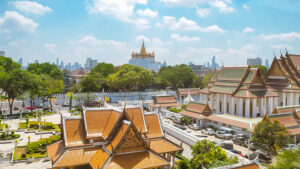 พระและเณรทั่วไทยมีรวมกันกว่า 2 แสนรูป วัดมีพระจำพรรษากว่า 40,000 วัดทั่วไทย โคราชยืนหนึ่งมีวัดกว่า 2,200 วัดมากสุดในไทย เชียงใหม่มีวัดร้างมากสุดในไทย