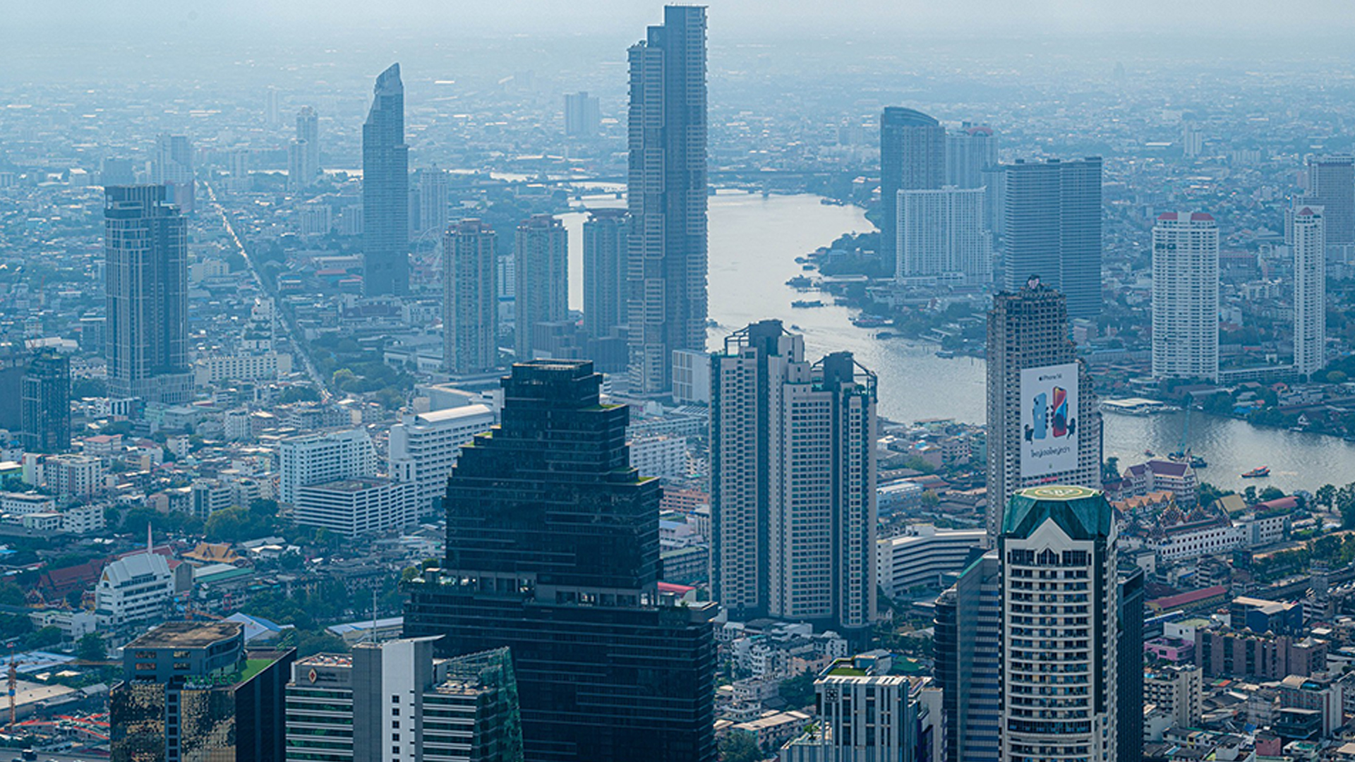 ประธานสภาอุตสหกรรมฯ เผย เศรษฐกิจ ไทย อาจเสียหายสูงสุดพุ่งถึง 800,000 ล้านบาท หรือกระทบถึง 4% ของจีดีพีไทย เซ่นพิษสงครามภาษี สะเทือนแรงงาน 7 แสนคน ซัพพลายเออร์รายใหญ่และกลางมี 3 ทางเลือก เอสเอ็มอีในห่วงโซ่ผลิตรถยนต์เสี่ยงสูงถึงปิดกิจการ
