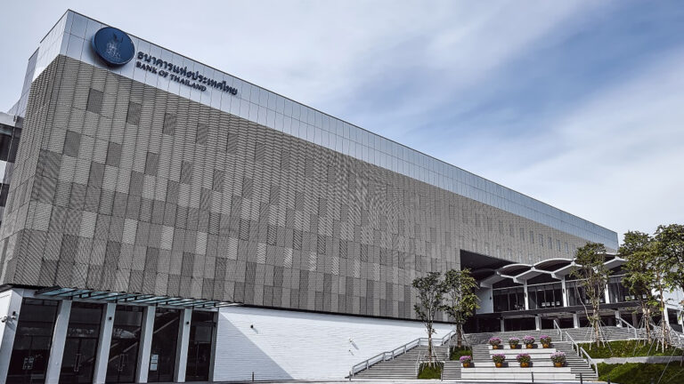 แบงก์ชาติชี้ยอดปล่อย สินเชื่อ แบงก์ติดลบ 9 เดือนติดกัน ติดลบหนักกว่าไตรมาส 4 ปีที่แล้ว สินเชื่อให้ธุรกิจเอสเอ็มอีติดลบทุกประเภทหนักกว่า 5%