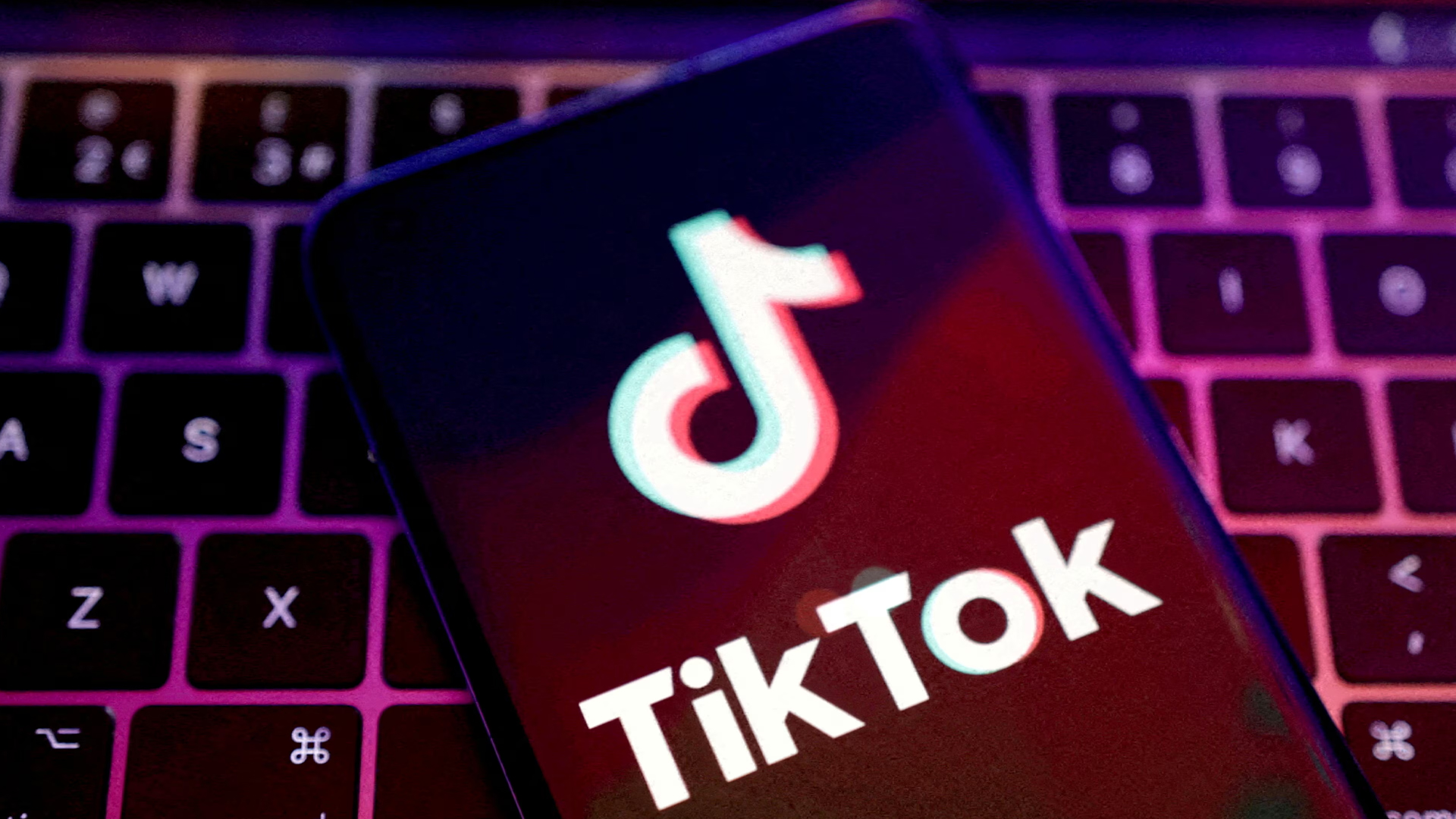ประเทศไอร์แลนด์ ตรวจพบแอป TikTok ส่งข้อมูลส่วนตัวของผู้ใช้แอปกลับประเทศจีน สั่งปรับแอป TikTok กว่า 20,145 ล้านบาท จี้ TikTok แก้ไขและทำตามกฎหมายไอร์แลนด์