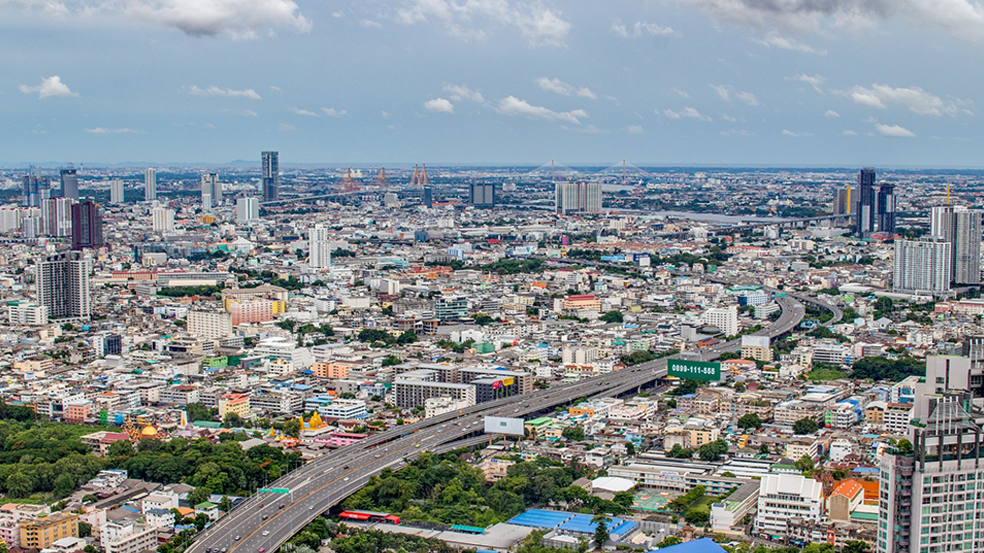 ขีดความสามารถ แข่งขันไทย ปี 2025 ตกต่ำ 5 อันดับ ร่วงแตะอันดับที่ 30 จาก 69 ชาติทั่วโลก ย้อนกลับไปต่ำสุดใน 2 ปี การลงทุนต่างชาติทรุดมากสุดถึง 6 อันดับ ผลงานศก.ร่วงถึง 3 อันดับ มาเลเซียเพิ่มขีดแข่งขันน่าทึ่ง กระโดดขึ้น 11 อันดับ