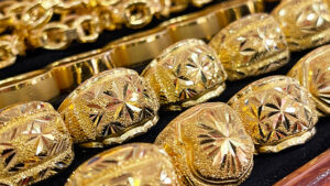 ทองคำไทย ปิดตลาดป่วนขึ้นลงรวมกว่า 20 ครั้ง ปิดดำดิ่งกว่า 1,000 บาท กดราคาต่ำสุดใน 2 สัปดาห์