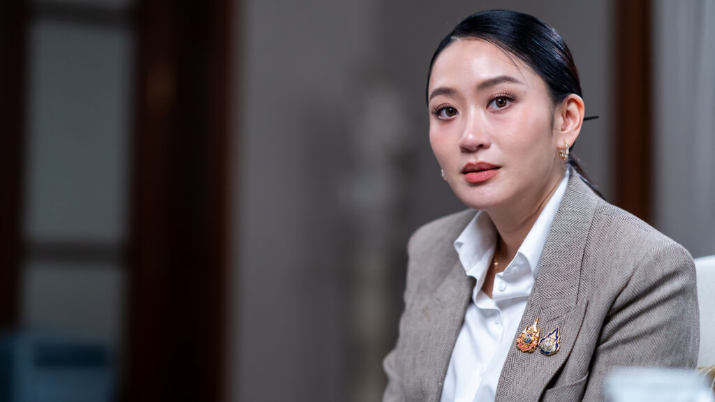 นายกฯ ถกทีมที่ปรึกษาประเมินผลกระทบเศรษฐกิจชายแดน ไทย - กัมพูชา ถ้าปิดด่าน ด้านกลาโหม เรียกประชุมคณะกรรมการสภาความมั่นคงฯ พรุ่งนี้ ยันไม่ได้เป็นมาตรการตั้งรับ หาข้อยุติอย่างสันติ