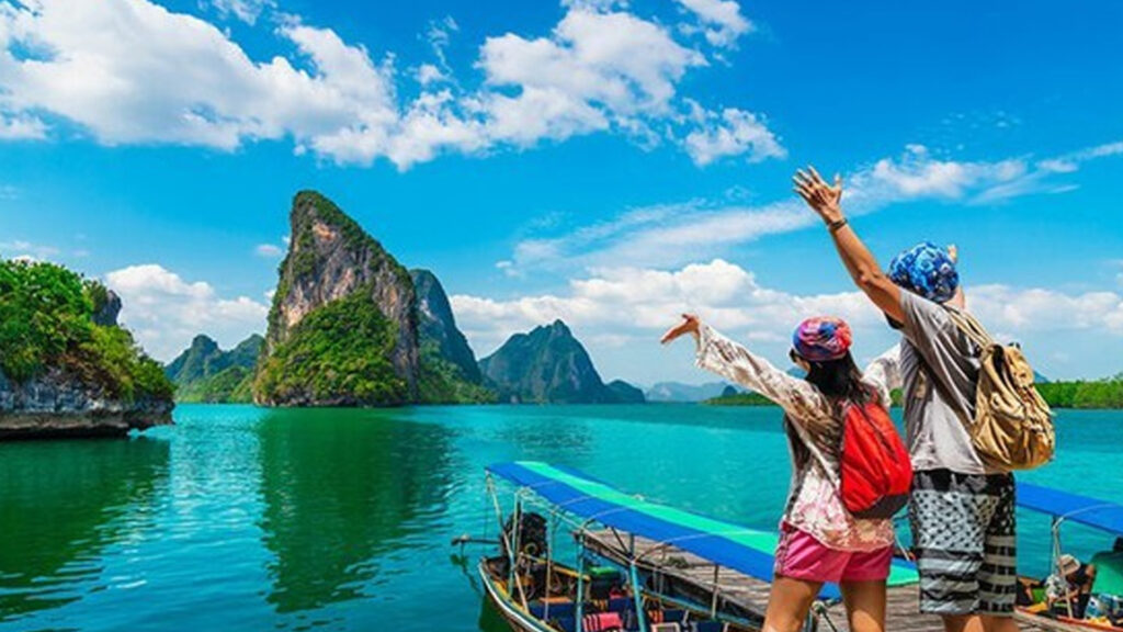 สื่อ เวียดนาม ชี้ปัญหาตึงเครียดไทยกัมพูชาเริ่มส่งผลคนเวียดนามมอง เที่ยว ที่อื่นแทนมาเที่ยวไทย เอเยนต์ทัวร์เวียดนามลดจัดกรุ๊ปทัวร์ลงถึง 3 เท่า สายการบินต้นทุนต่ำยันฟูลเซอร์วิสลดเที่ยวบินจากเวียดนามมาไทย คุมต้นทุนและความต้องการมาไทยลดลง
