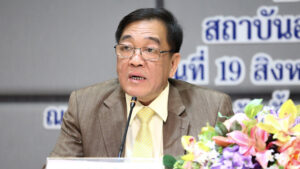 หอการค้า กังวลเสถียรภาพการเมือง สร้างความวุ่นวาย กระทบเจรจาภาษีสหรัฐ ปัดประเมินการเมือง หวังเกิดความชัดเจนโดยเร็ว มองปัญหาชายแดนไทย-กัมพูชา ไม่กระทบมาก
