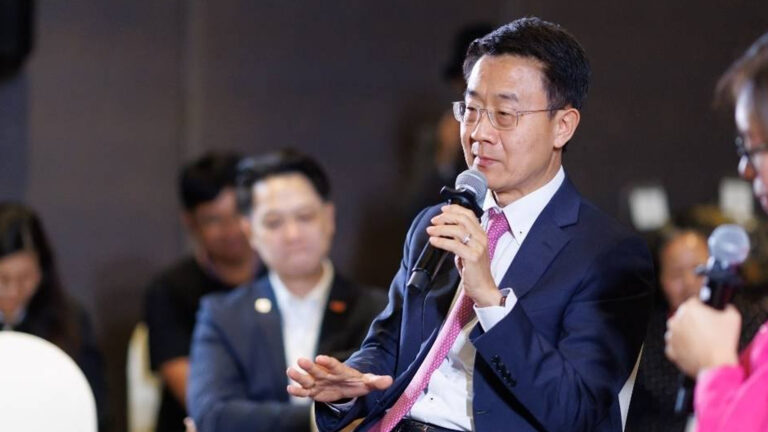 เอกชนเร่งรัฐบาลชุดใหม่ เจรจา สหรัฐ ด่วน หลังไทยได้รับนัดหมายจากสหรัฐแล้ว แปลว่าไม่ได้หลุดออกจากกรอบการเจรจา คาดสหรัฐอาจขยายระยะเวลาผ่อนผัน