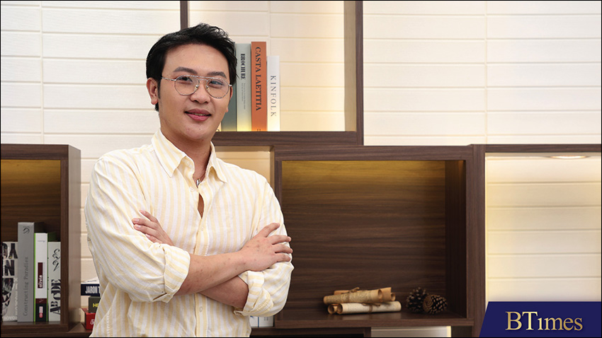 คุณท็อป – วสุพล ตั้งสมบัติวิสิทธิ์ ผู้จัดการใหญ่ฝ่ายการตลาดและฝ่ายขายในประเทศ บริษัท หยั่น หว่อ หยุ่น คอร์ปอเรชั่น กรุ๊ป จำกัด เด็กสมบูรณ์