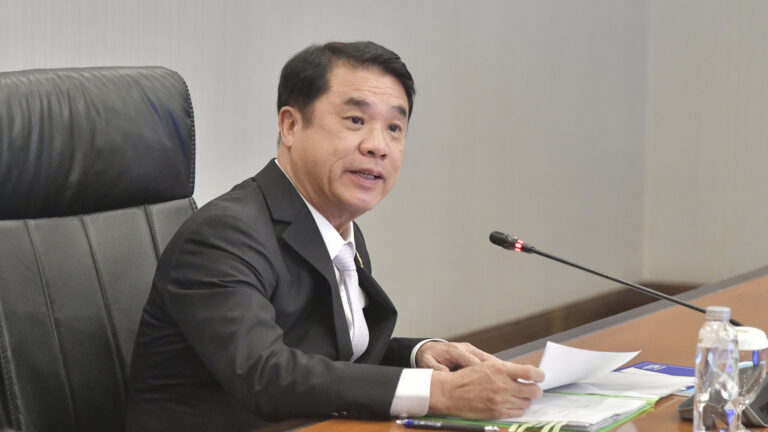 "สุริยะ" ยันเร่งดัน รถไฟฟ้า 20 บาท ตลอดสาย ไม่ได้เป็นเพราะเตรียมเข้าสู่ช่วงการหาเสียง ย้ำมีแหล่งเงินทุน ปฏืเสธเอื้อนายทุน มองป