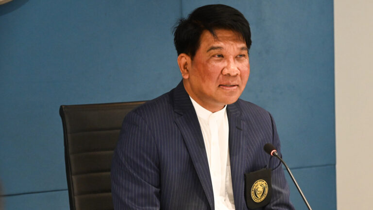 ม.หอการค้าฯ หาก เหตุปะทะชายแดนไทย-กัมพูชา ยืดเยื้อ ประเมินเลวร้ายสุด ปิดด่าน 100% ทั้งปี คาดสร้างความเสียหายเศรษฐกิจไทย กระทบส่งออกวูบ 5.5 หมื่นล้านบาท