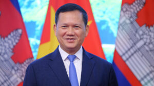 นายกฯ กัมพูชา ขอประชาชนในกัมพูชารักษาศีลธรรม รักษาศักดิ์ศรี เลี่ยงการเลือกปฏิบัติ หรือทำอะไรก็ตามที่ส่งผลต่อสถานทูตไทยในกัมพูชา บริษัทไทย และคนไทยในกัมพูชา