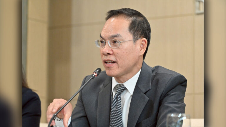 แบงก์ชาติ โชว์มั่นศก.ไทยปี 68 โต 2.3% ยอมรับครึ่งปีหลังมีแผ่วแรงเหลือโตแค่ 1.6% ชี้ปี 69 สาหัสโตแค่ 1.7% แถมไทยโตต่ำ 2% นานกว่า 1 ปีครึ่งแน่ ต่างชาติมาไทยโตต่ำเฉลี่ยโลกถึง 2 ปี