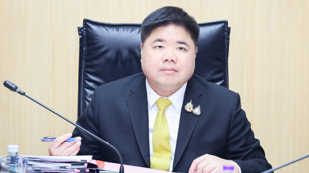 กระทรวงแรงงาน จ่อเลื่อนเก็บเงินกองทุนสงเคราะห์ลูกจ้างไปอีก 1 ปี เดิมกำหนดให้เริ่มจัดเก็บตั้งแต่วันที่ 1 ต.ค. 68 รอประเมินผลกระทบภาษีสหรัฐฯ หวั่นโรงงานปิดกิจการ