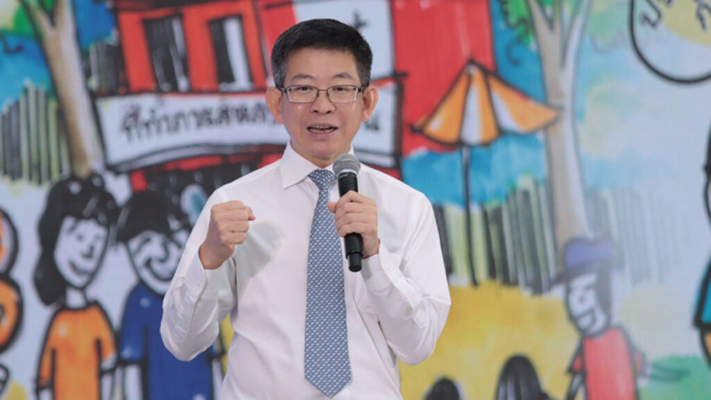 "กอบศักดิ์" เปิด 3 ปัญหาใหญ่เสี่ยงเศรษฐกิจไทย อย่าประมาทแม้ปิดดีลภาษีสหรัฐฯ 19% ชี้เป็นเพียงตัวเลขเบื้องต้นแนะ กนง. ลดดอกเบี้ยตั้งแต่เนิ่นๆ 1-2 ครั้งในปีนี้