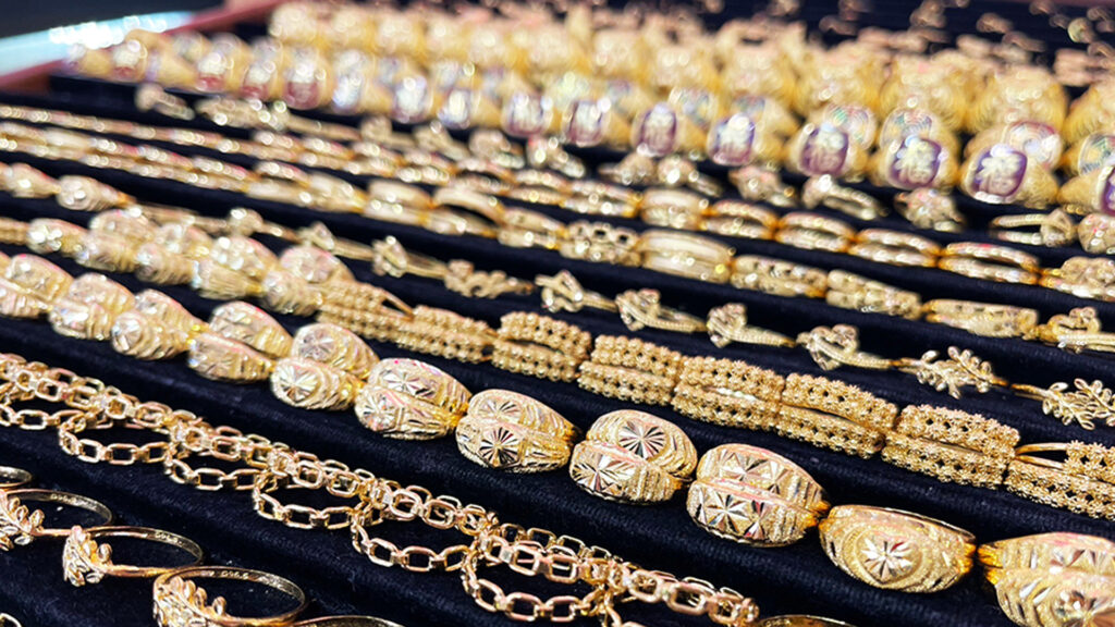 ทองคำไทย เปิดตลาดวันแม่ลง 50 บาท ฉุดต่ำสุดใน 11 วัน วัน ทองแท่งแตะ 51,500 ราคาทองคำไทยจากต้นปีนี้พุ่งกว่า 21%