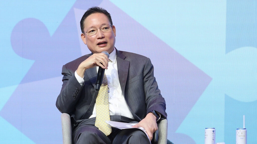 ไทยมี เศรษฐกิจ นอกระบบสูงถึง 48% มีแรงงานนอกระบบ 53% คนไทย 11 ล้านคนยื่นภาษีมี 4 ล้านคนที่จ่ายจริง คาดหนี้ครัวเรือนรวมหนี้นอกระบบอาจทะลุเกิน 100%