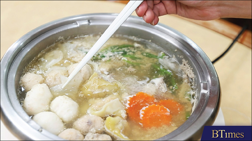 สุกี้ จากร้าน เรือนเพชรสุกี้