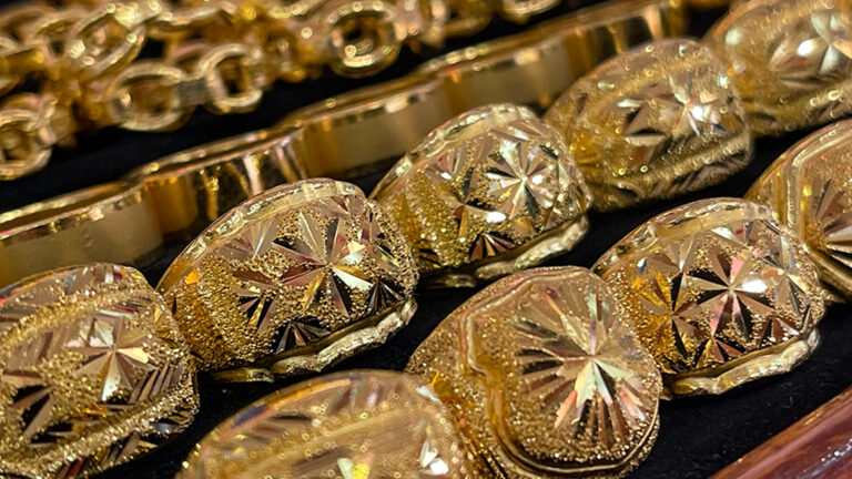 ตลาดทองคำ เสาร์สาทรจีนสูงสุดใน 4 เดือนครึ่ง เปิดพุ่ง 250 ทองแท่ง 54,300 เหลืออีก 150 บาทเสมอราคานิวไฮเดิม ต้นปีนี้ถึงราคาเปิด ทองพุ่ง 11,900 (+28%)