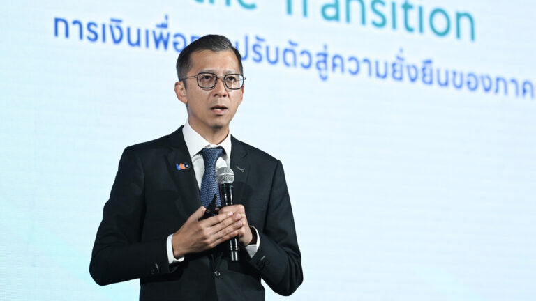 นายแบงก์ชี้ คนละครึ่ง ภาคสองแก้ความเหลื่อมล้ำ ลดเศรษฐกิจนอกระบบ ทำธุรกิจ SME ไทยแข็งแรง ไม่ทิ้งหนี้สาธารณะไว้ให้คนรุ่นหลัง