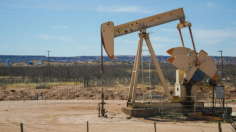 ราคาน้ำมันดิบโลก ปิดขึ้นเหนือ 66 ดอลลาร์ ขึ้น 2 วันติดดันกว่า 1% อิสราเอลโจมตีผู้นำฮามาสในเมืองหลวงของกาตาร์ สหรัฐจ่อคว่ำบาตรน้ำมันดิบรัสเซีย ราคาน้ำมันในไทยนิ่งมา 20 วัน