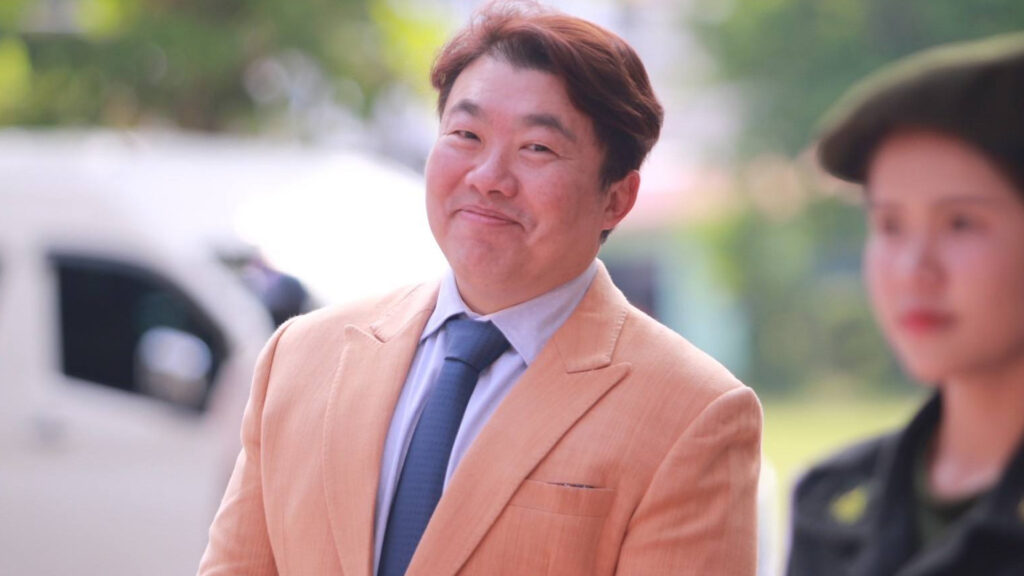 ภูมิใจไทย ยัน "คนละครึ่ง" กลับมาแน่นอน บัตรคนจนรัฐบาล เล็งเติมเงินเพิ่มให้อีก 700 เป็น 1,000 บาท ไม่ให้น้อยกว่าประชาชนทั่วไป ใครอยู่ระบบภาษีอาจได้เพิ่ม