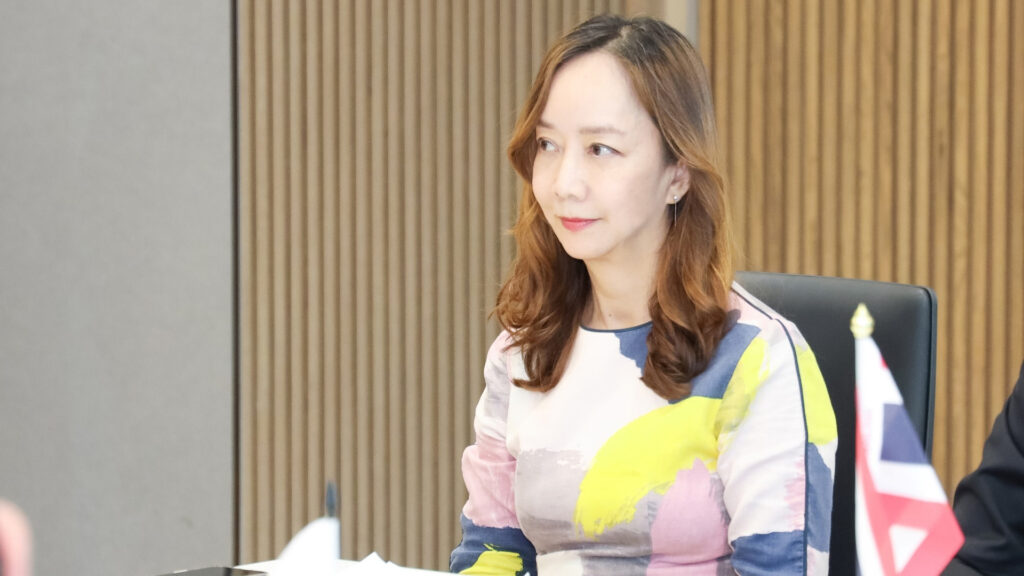 สบน .ยังไม่กังวล ฟิทช์ เรทติ้งส์ คงอันดับความน่าเชื่อถือของไทยที่ BBB+ ปรับมุมมองความน่าเชื่อถืออยู่ที่ Negative Outlook สะท้อนจากหุ้นไทยยังแนวโน้มดี