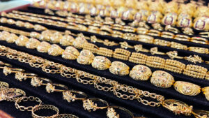 สัปดาห์เดียว ราคาทองคำไทย รายสัปดาห์พุ่งกระฉูดสูงสุดใน 7 สัปดาห์ พุ่งบาทละ 2,000 ดันผลตอบแทนทะลุ 3.6% ใน 7 วัน