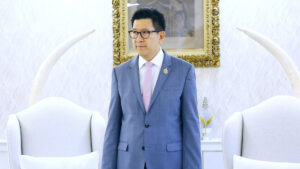 รัฐมนตรีคลัง เล็งรื้อเกณฑ์ ลดหย่อนภาษี เงินได้ใหม่ ให้เป็นระบบมากยิ่งขึ้น คาดชัดเจนภายในพ.ย. นี้ ช่วยหนุนรายได้รัฐ ฟื้นความเชื่อมั่นประเทศ 