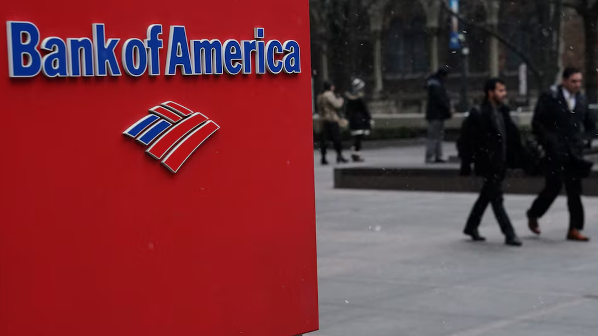 ธนาคารแบงค์ ออฟ อเมริกา ชี้เป้าราคาทองคำภาวะหมีดิ่งไหลเข้า 3,800 ดอลลาร์ ธนาคารซิตี้ กรุ๊ป เป็นเจ้าแรก หั่นเป้าราคาทองคำใน 3 เดือนจากนี้ไป ลงเหลือ 3,800 จากเดิม 4,000 ดอลล์ ผลพวงตึงเครียดการค้าสหรัฐกับจีนผ่อนคลายขึ้น