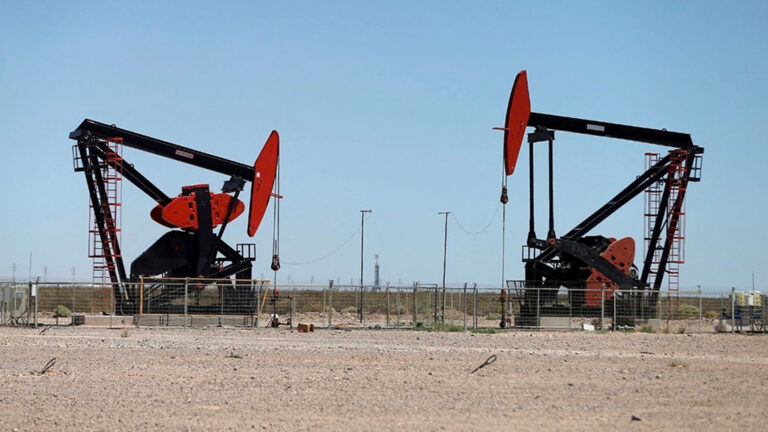 น้ำมันดิบโลก ปิดถูกสุดใน 5 เดือนครั้งใหม่ ร่วงกว่า 1.5% ปิดหลุด 59 ดอลลาร์ ปี 69 ตลาดน้ำมันดิบล้นโลกมหาศาล ตึงเครียดการค้าสหรัฐกับจีน เข้าวันที่ 14 รัฐบาลสหรัฐชัตดาวน์ ราคาน้ำมันในไทยนิ่งมาครบ 12 วัน 