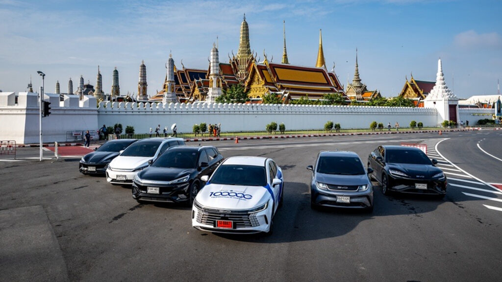 บีวายดี ส่งมอบรถยนต์พลังงานใหม่เป็นคันที่ 100,000 ของประเทศไทย พร้อมมอบรางวัล BYD KUNLUN AWARD ให้ดีลเลอร์และเซลส์ ที่มีผลงานยอดเยี่ยม